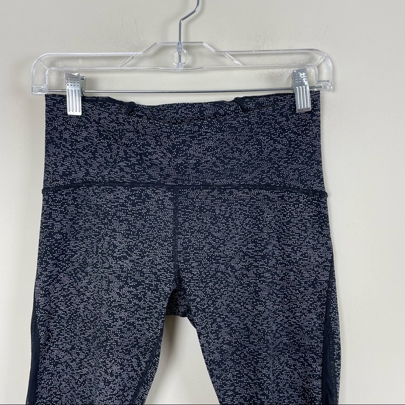 Lululemon Train Times Crop (17") Black Soundwave White Black Size 8 - Picture 3 of 8